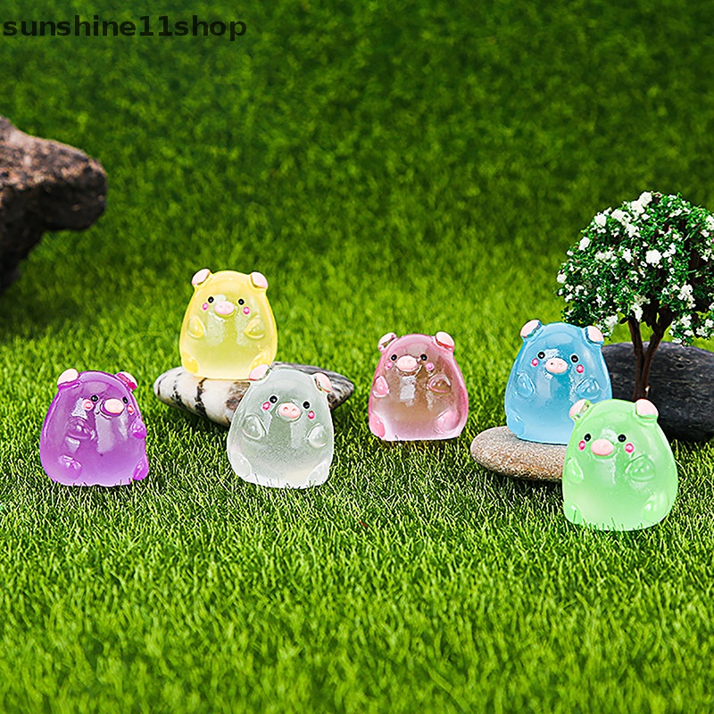 Sho 2pcs Luminous Pig Micro Resin Landscape Figure Ornamen Menyala Dalam Gelap Miniatur Taman Micro Pesta Mobil Aksesoris Dekorasi Rumah N