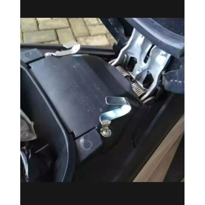 Gantungan Cantelan Helm Nmax Old Nmax New 2020 Dalam Jok