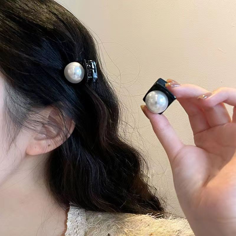 French Retro Pearl Hair Clip Female High Ponytail Princess Head Kecil Ambil Klip Dahi Kecil Delapan-Karakter Poni Klip Hiu Klip