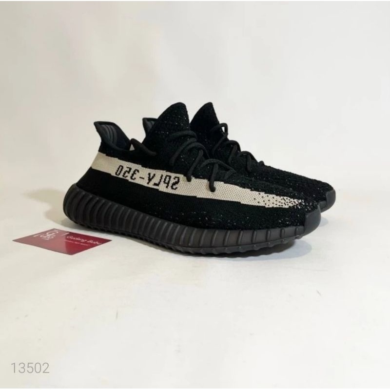 Yeezy 350 Boost V2 Black Oreo Vs