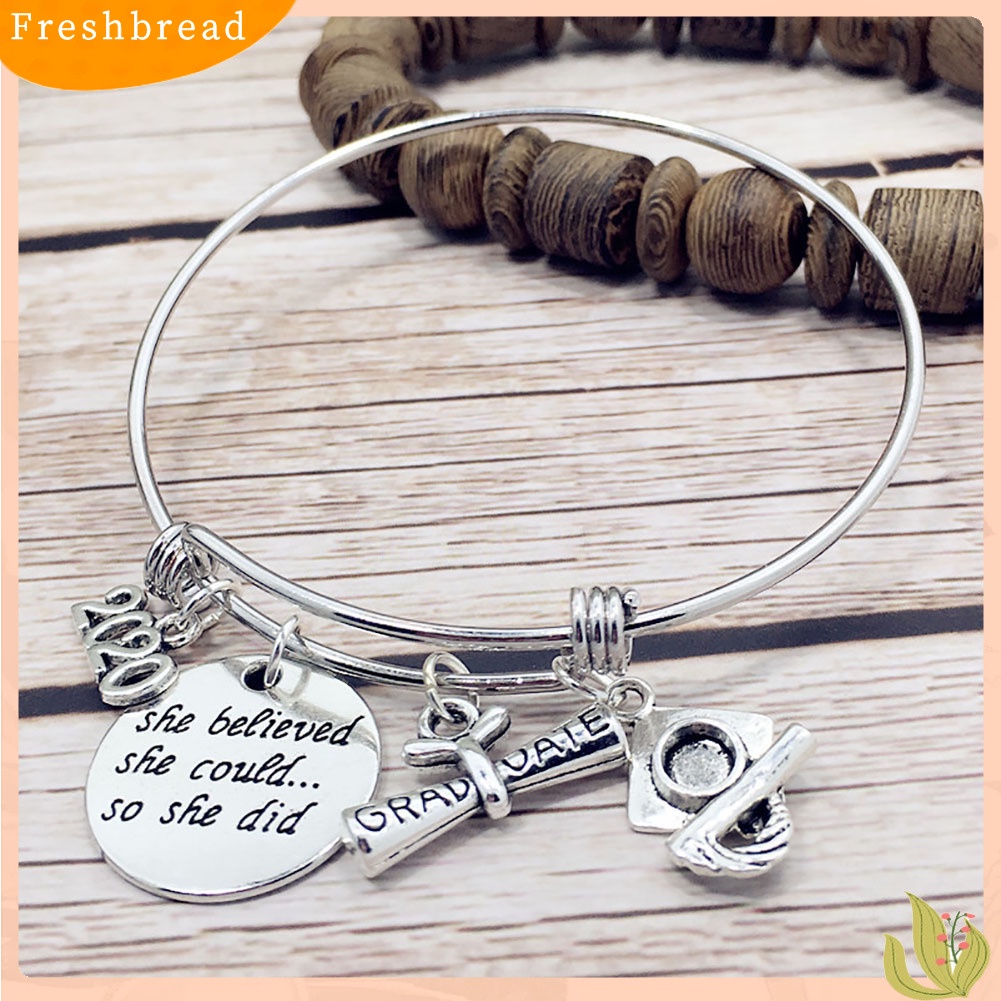 &lt; Freshbread &gt; Huruf Grafir Mortarboard Adjustable2020Gelang Wisuda Bangle Hadiah