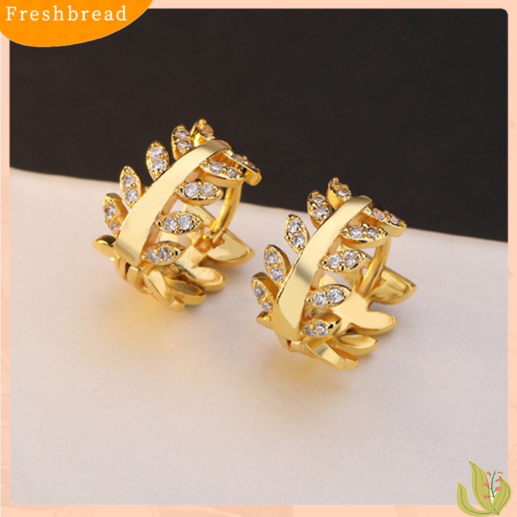 &lt; Freshbread &gt; 1pasang Huggie Earrings Tahan Korupsi Kelengketan Besar Warna Kontras Bentuk Daun Bulat Pesta Huggie Earrings Perhiasan Wanita