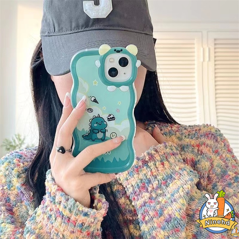 IPHONE Casing Kompatibel Untuk Iphone14 13 12 11 Pro Max X Xr Xs Max7 8 6 6s Plus Casing Ponsel Dinosaurus Hijau Lucu Little Monster Frame Bumper Pelindung Lensa Shockproof Cover Pelindung