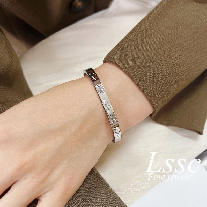 Gelang Titanium Wanita Anti Karat Huruf Love Forever Emas 18K Cantik Mewah Bangle Fashion Korea Aksesoris Perhiasan