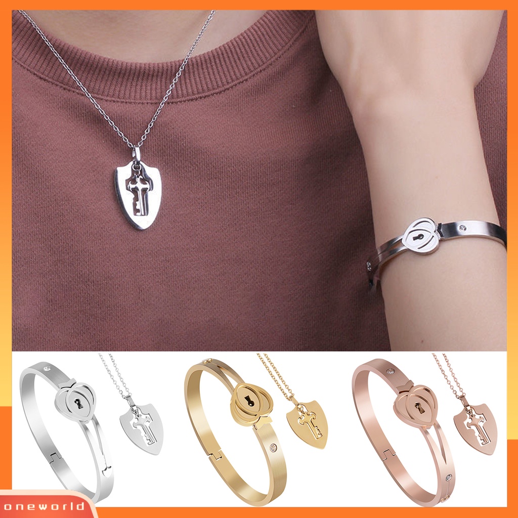 [EONE] 1set Gelang Choker Set Vintage Bersinar Berlian Imitasi Bertatahkan Kilau Terang Kunci Konsentrik Hadiah Hari Valentine Baja Titanium Pasangan Hati Bangle Kunci Liontin Kalung Set