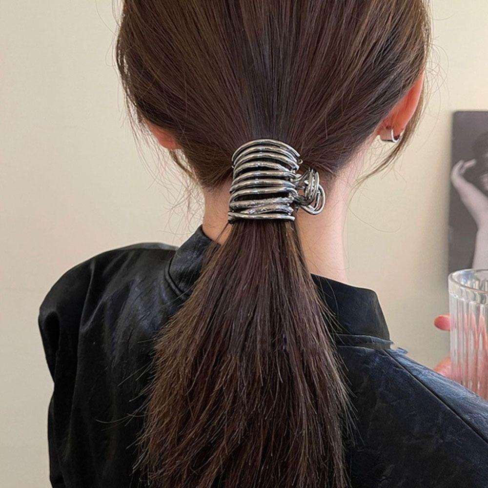 Fishstick Metal Hair Claw Hollow Temperamen Simple Horsetail Gripper Tetap Artefak Untuk Anak Perempuan Hiasan Kepala Ponytail Holder Hiasan Kepala Untuk Wanita Gaya Korea Klip Rambut