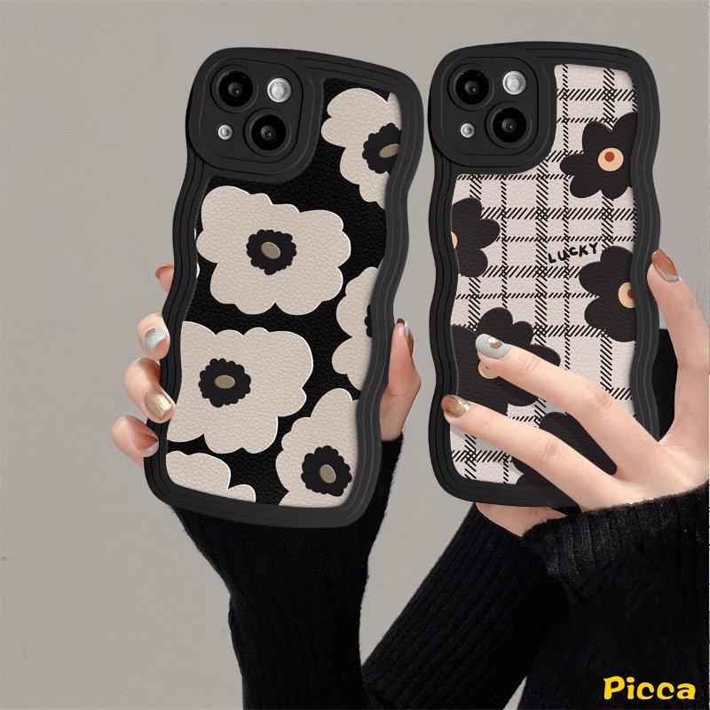 Case Kotak-Kotak Untuk Samsung A04 A13 A12 A50s A04s A14 A32 A52 A53 A23 A03s A50 A20 A33 A51 A30s A22 A52s A04E A31 A11 A21s M32 M22 A02s Retro Bunga Hitam Lembut TPU Bergelombang Penutup Tepi