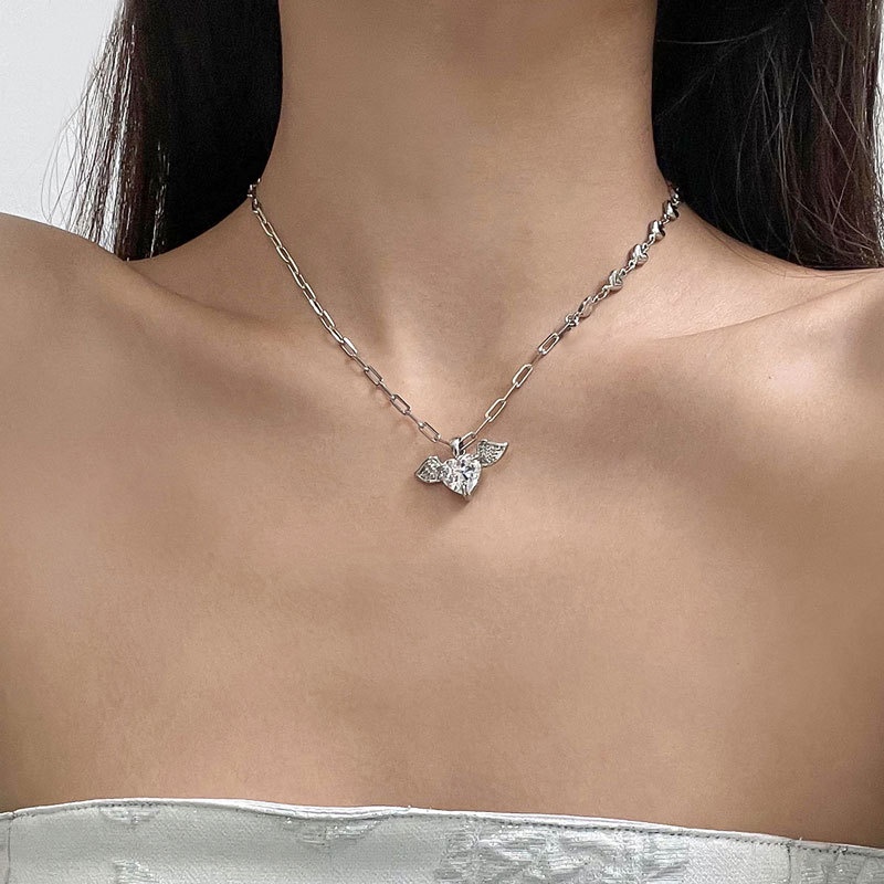 Fashion Wanita Zirkon Paduan Sayap Hati Geometris Kalung