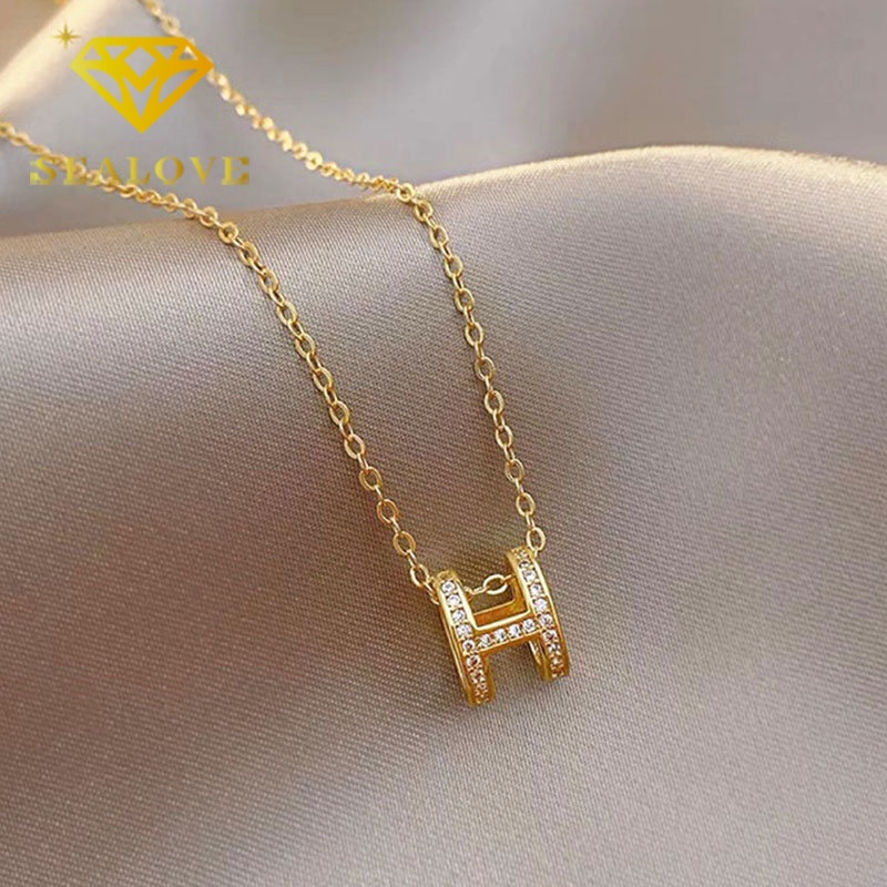 Kalung Titanium Huruf Wanita Anti Karat Berlian Emas 18K Aesthetic Simple Fashion Aksesoris Perhiasan