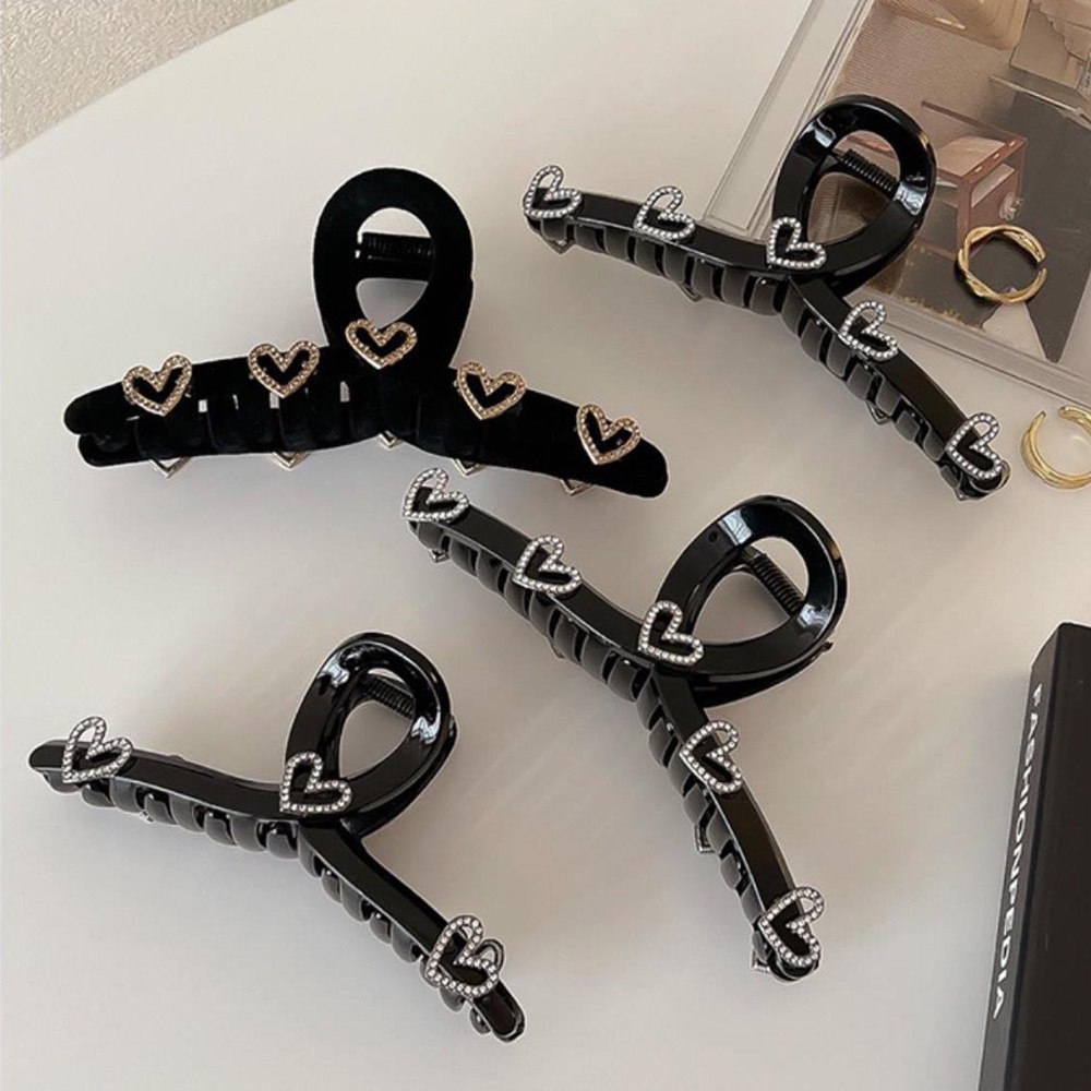 Trendy Dan Chic Hati Shiny Charm Black Hair Claw Clip Dengan Permukaan Mewah