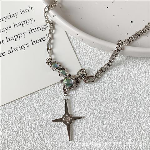 Mori Series ins Niche Moonstone Star Cross Necklace Desain Perempuan Merasa Berkelas All-Match Kalung Dinamis Laki-Laki