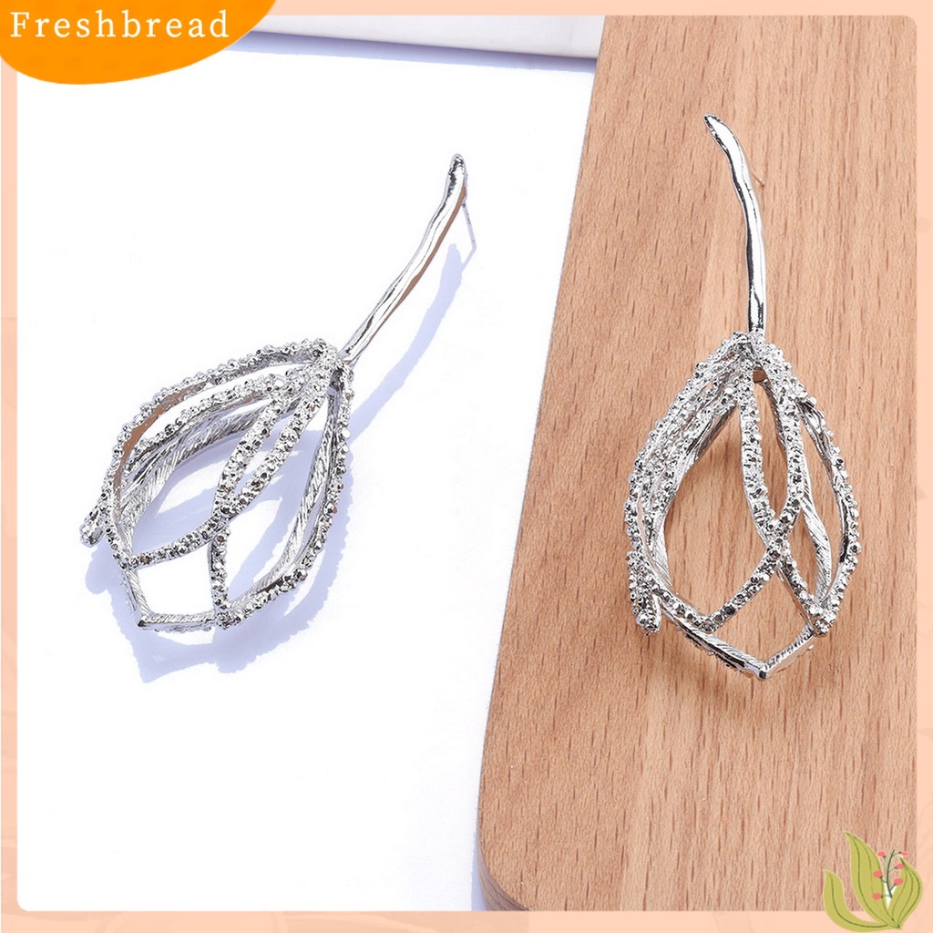 &lt; Freshbread &gt; 1pasang Anting Menjuntai Vintage Berongga Mengkilap Berlebihan Temperamen Berdandan Logam Wanita Pesona Bentuk Bunga Drop Earrings Perhiasan Retro