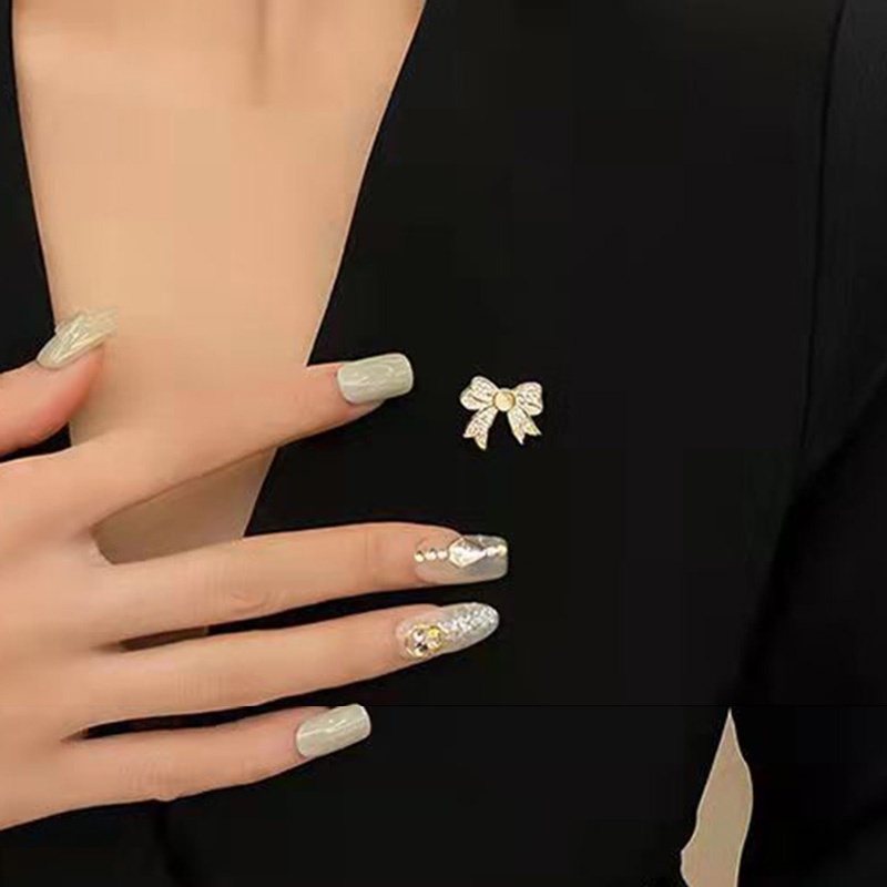 Fashion Berlian Imitasi Mengkilap Raja Ratu Bros Pin Bunga Hewan Busur Bros Untuk Wanita Logam Kerah Pin Anti-Silau Tetap Sweater Pakaian Aksesoris Hadiah