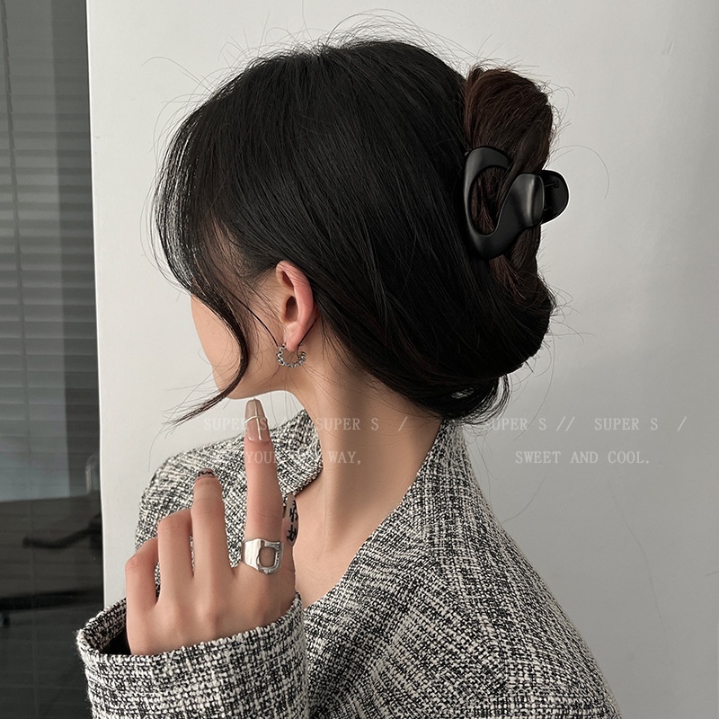 Logam Warna Tinggi Ponytail Claw Clip Nonslip Ponytail Holder Gesper Korea Elegan Mewah Klip Rambut Tidak Teratur Jepit Rambut Untuk Aksesoris Rambut Panjang Tebal