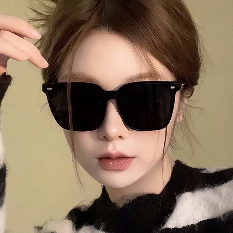 Kacamata Hitam Fashion Square Aesthetic Shades Untuk Wanita/Pria Metal Frame Sunglasses Eyewear