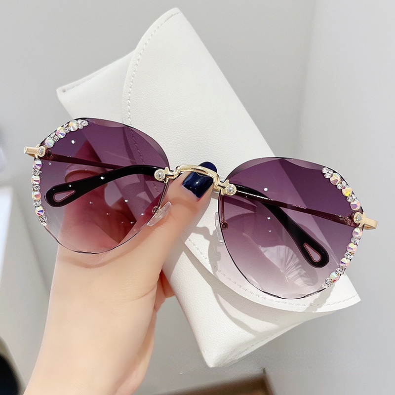 (YUZHU) Kacamata Hitam Gradasi Tanpa Bingkai Logam Fashion Korea Untuk Wanita Kacamata Berlian Perlindungan UV Mode Baru