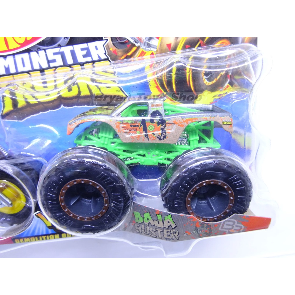 Hot Wheels Monster Trucks Tri To Crush Me vs Baja Buster