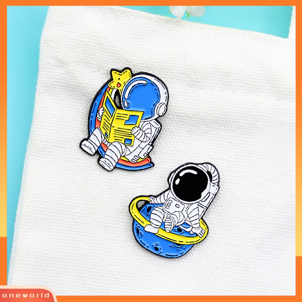 [ONE] Bros Pin Kartun Astronot Bentuk Koleksi Indah Semua Pertandingan Bros Lencana Pakaian Dekorasi