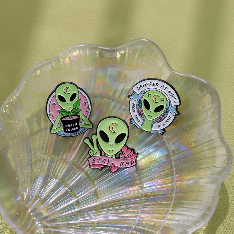 Kartun Alien Enamel Bros Menyenangkan Spoof Toilet Kerah Pin Ransel Lencana Hadiah Untuk Teman