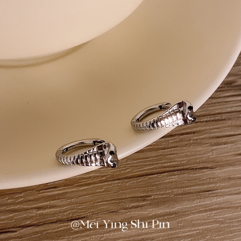 1pc Anting Klip Ular Bahan Alloy Fashion Untuk Wanita