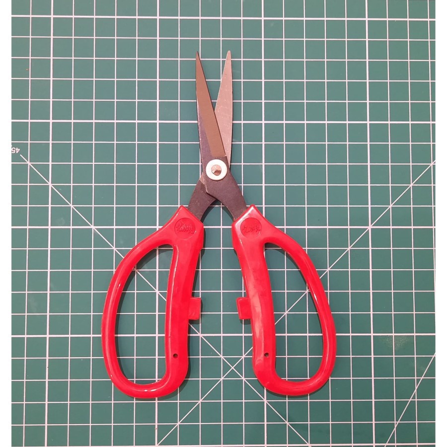 

Gunting Potong Bahan Kain Craftman Kecil / Gunting Tailor