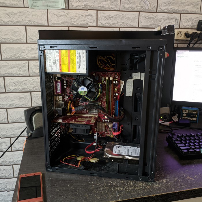 PC Gaming Intel Core 2 Duo E4600 VGA 1GB NVIDIA 9500GT PSU BAGUS