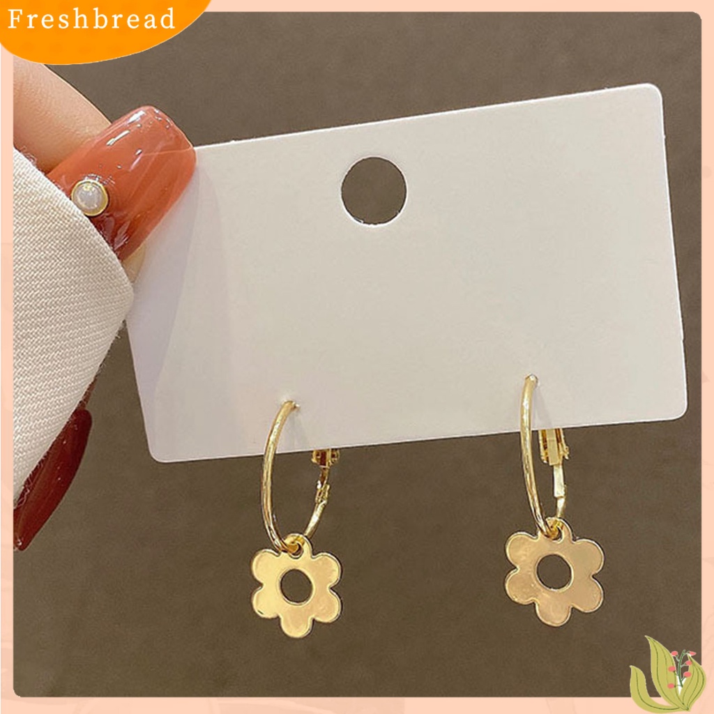 &lt; Freshbread &gt; 1pasang Anting Logam Anting Romantis Ornamen Alloy Bunga Anting Hoop Bulat Untuk Liburan