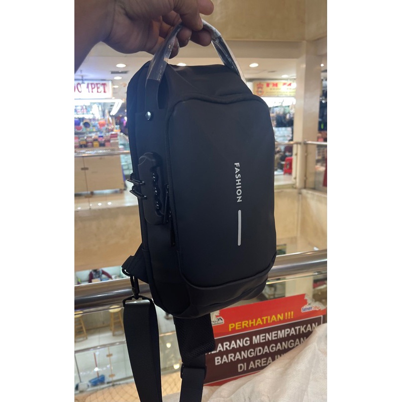 Tas Selempang Pria Shoulder Bag USB Port Anti Maling WX-OS - Tas Bahu Waistbag Tas Kerja Tas Bikers