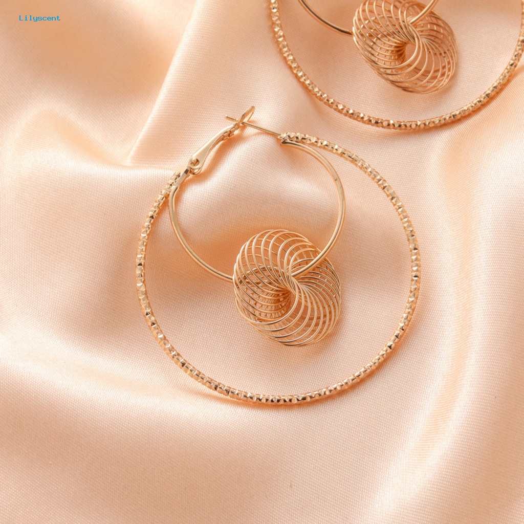 Lilyscent 1pasang Anting Hoop Halus Fashion Perhiasan Geometris Berongga Logam Lingkaran Anting Golden