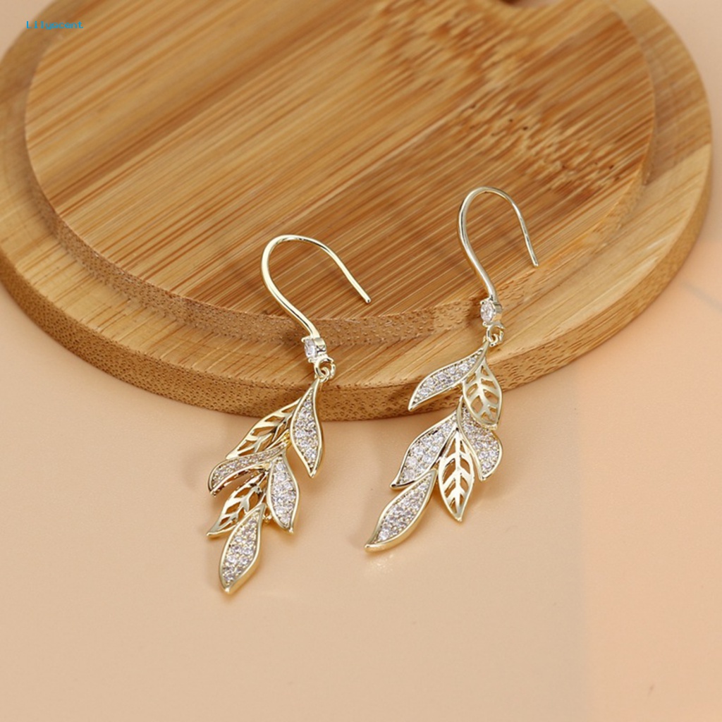 Lilyscent 1pasang Anting Menjuntai Mulia Fashion Perhiasan Berlian Imitasi Hias Daun Berongga Anting Kait Elegan