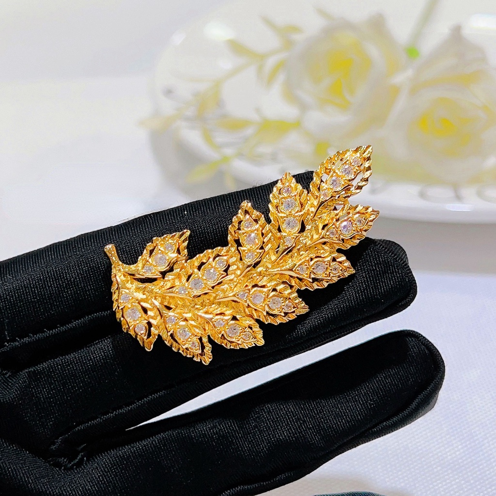 Goldkingdom Fashion Perhiasan Aksesoris Ready Stock Ukiran Tangan Klasik Daun Emas Dengan Micro Full Berlian Bros Retro Premium Berongga Gandum Telinga Liontin Pendant