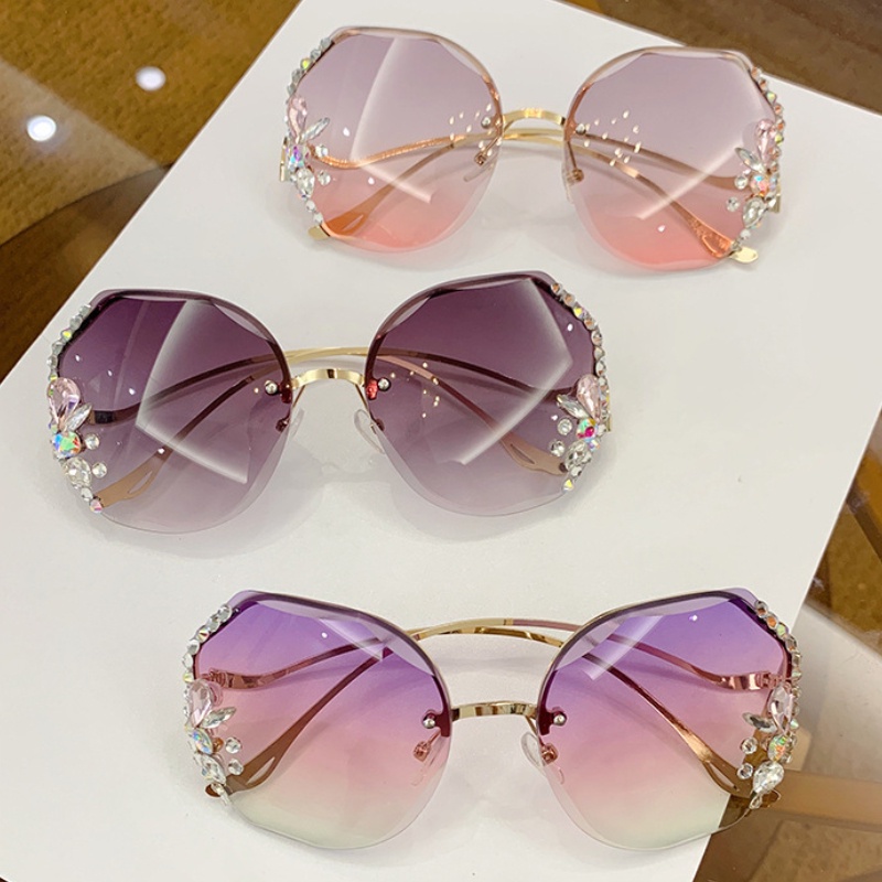 (YUZHU) Kacamata Hitam Tanpa Bingkai Logam Fashion Korea Untuk Wanita Oversized Frame Diamond Gradient Sunglasses