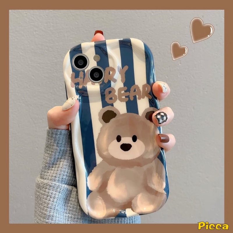 Case Motif Garis Beruang Lucu Kompatibel Untuk iPhone 7Plus XR 11 Pro Max 6s 8 6 7 Plus 14 13 12 Pro Max X XS Max SE 2020 Kartun Strawberry Beruang Manyo 3D Wavy Curved Edge Glossy Cover