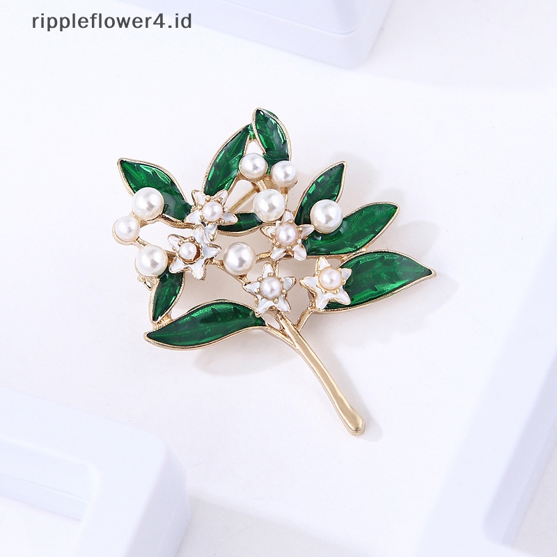 {rippleflower4.id} Fashion Trendi Enamel Bunga Putih Daun Hijau Mutiara Bros Pin Kualitas Tinggi Kreatif Korsase Perhiasan Untuk Wanita Syal Gesper~