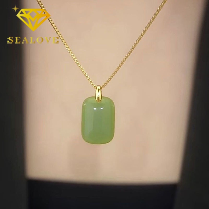 Kalung Titanium Wanita Giok Hetian Keberuntungan Emas 18K Anti Karat Elegan Simple Fashion Aksesoris Perhiasan