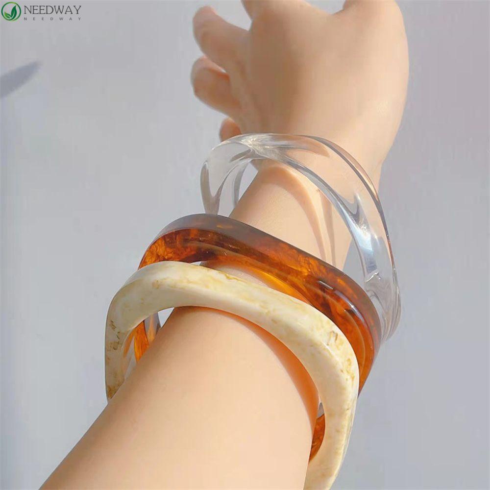 Needway Wanita Gelang Amber Korea Pesta Geometris Resin Bangle Sederhana Lebar Gelang