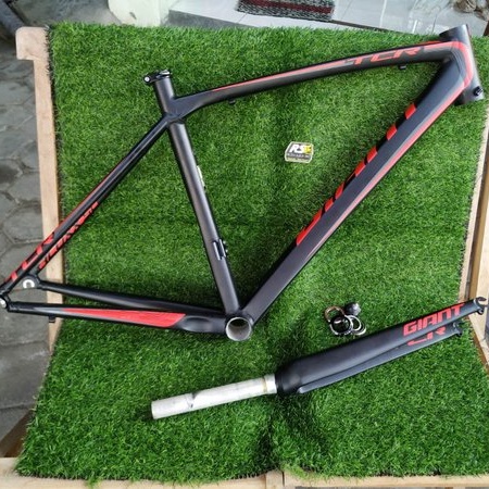 Frame Fork sepeda roadbike Giant TCR Aluxx SL Size M hitam merah