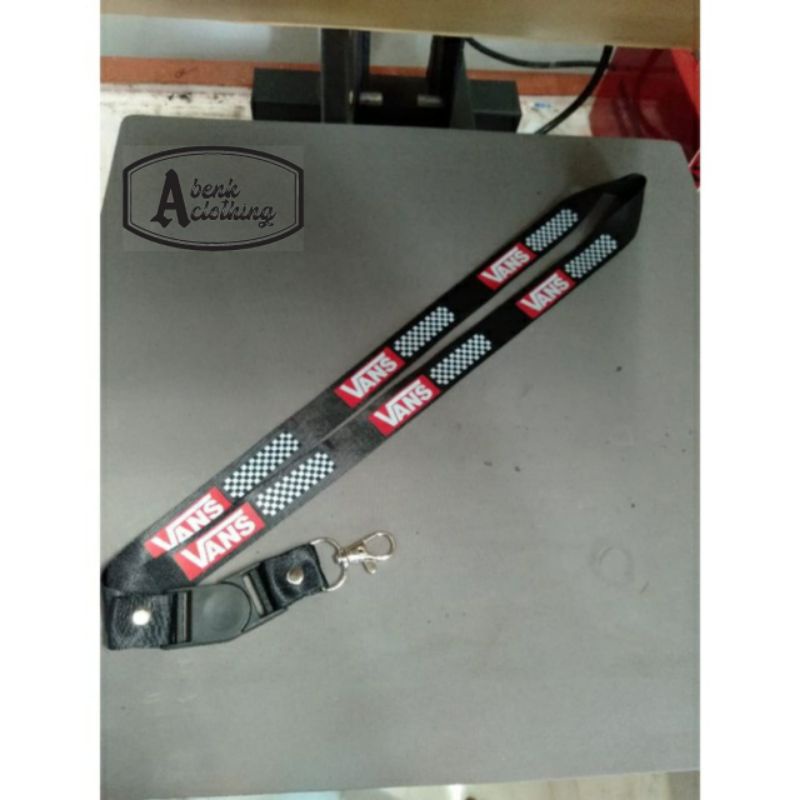 

TALI LANYARD VANS GANTUNGAN KUNCI/GANTUNGAN ID CARD/GANTUNGAN HP/GANTUNGAN FLASHDISK hitam