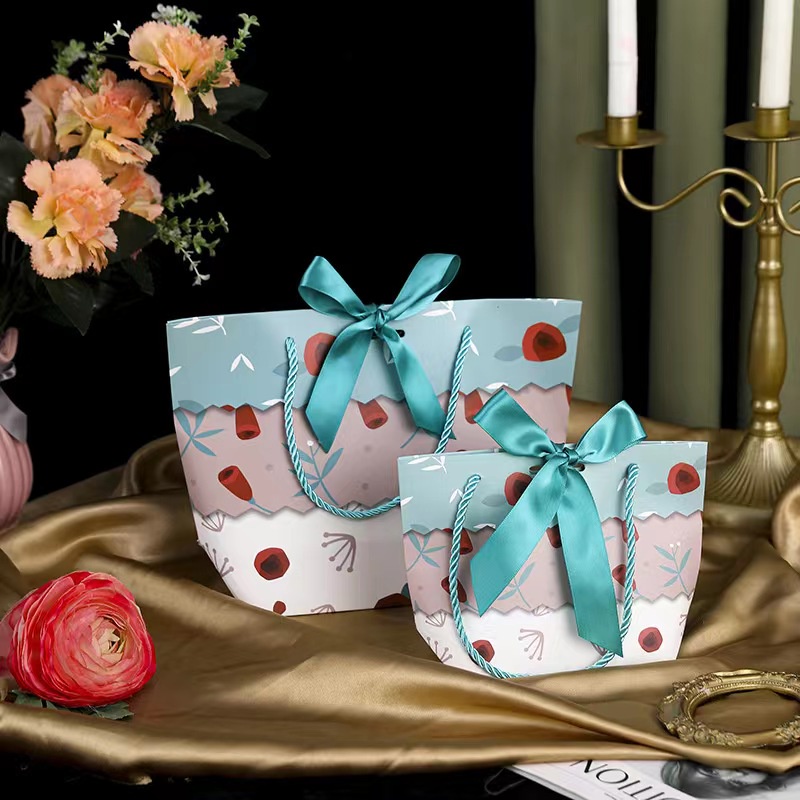 

Tas Kado/Kantong Kertas/Tas Kado Liburan/Tas Kado Ulang Tahun Kantong Kertas (dengan Pita)
