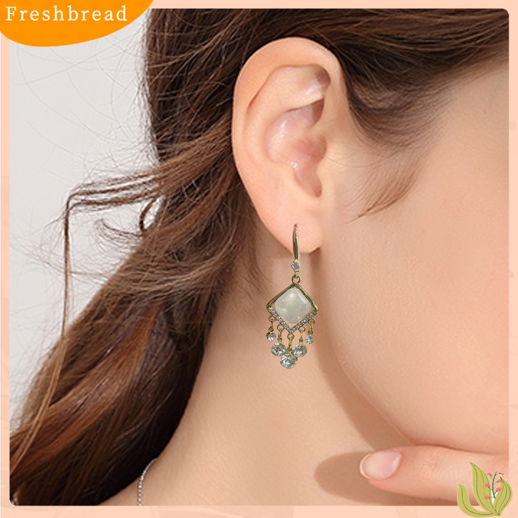 &lt; Freshbread &gt; 1pasang Drop Earrings Gaya Bohemia Bentuk Belah Ketupat Berlian Imitasi Mengkilap Rumbai Lady Earrings Perhiasan Pernikahan