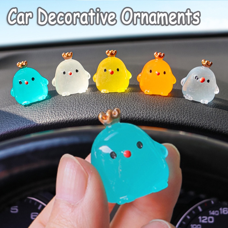 Luminous Chicks Car Ornamen Hias Kartun Lucu Mini Resin Pemodelan Ayam Dashboard Mobil Mainan Boneka Kreatif Perekat Diri Auto Interior Dekorasi