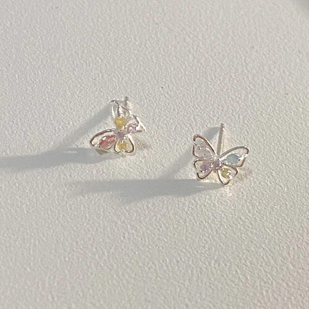 Yeezii Butterfly Stud Earrings Elegan Pink Biru Zirkon Berongga Anting Perak Untuk Perhiasan Wanita Aksesoris Fashion (Tanpa Kotak)
