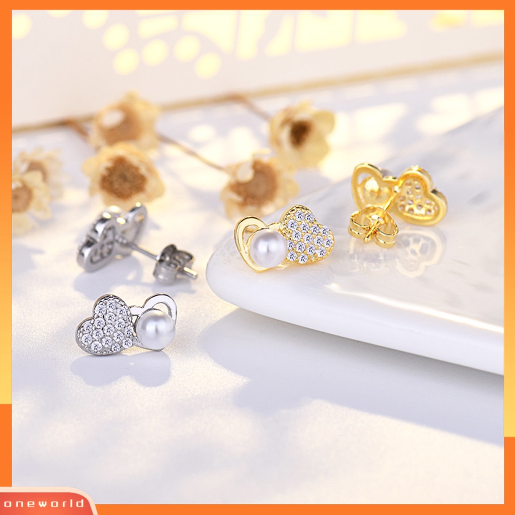 [EONE] 1pasang Ear Studs Vintage Elegan Berongga Keluar Berbentuk Hati Shiny Cubic Zirconia Dress Up Hadiah Wanita Mutiara Imitasi Stud Earrings Perhiasan Pesta Untuk Pakaian Sehari-Hari