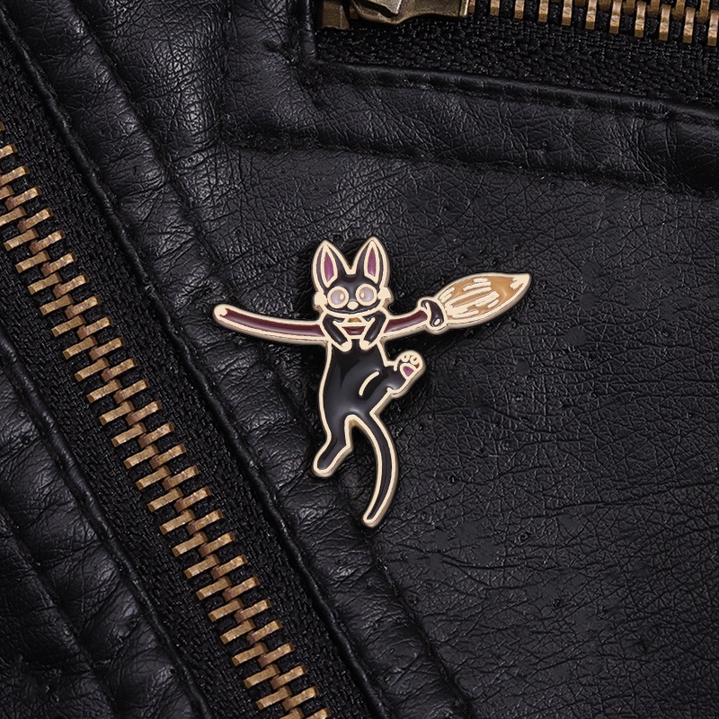 Anime Peripheral Ta-Q-Bin Metal Badge Kartun Kucing Hitam Bros Hadiah Untuk Teman Aksesoris Pakaian Perhiasan