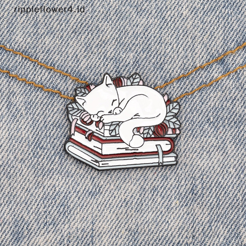 {rippleflower4.id} Kucing Membaca Buku Enamel Pin Kartun Tidur Anak Kucing Bros Lucu Buku Kekasih Hewan Lencana Tas Pakaian Kerah Pin Perhiasan Hadiah~