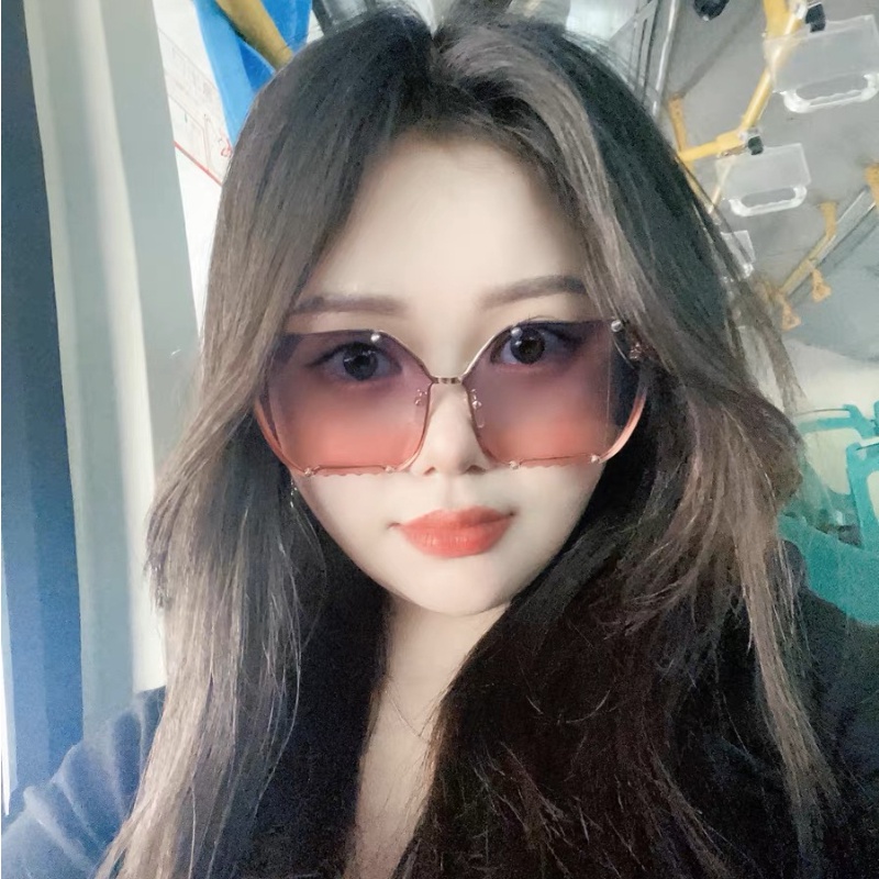 (YUZHU) Punk Fashion Rantai Rivet Tanpa Bingkai Kacamata Untuk Wanita Mode Barat Logam Oversized Square Frame Kerai Y2K Sunglasses