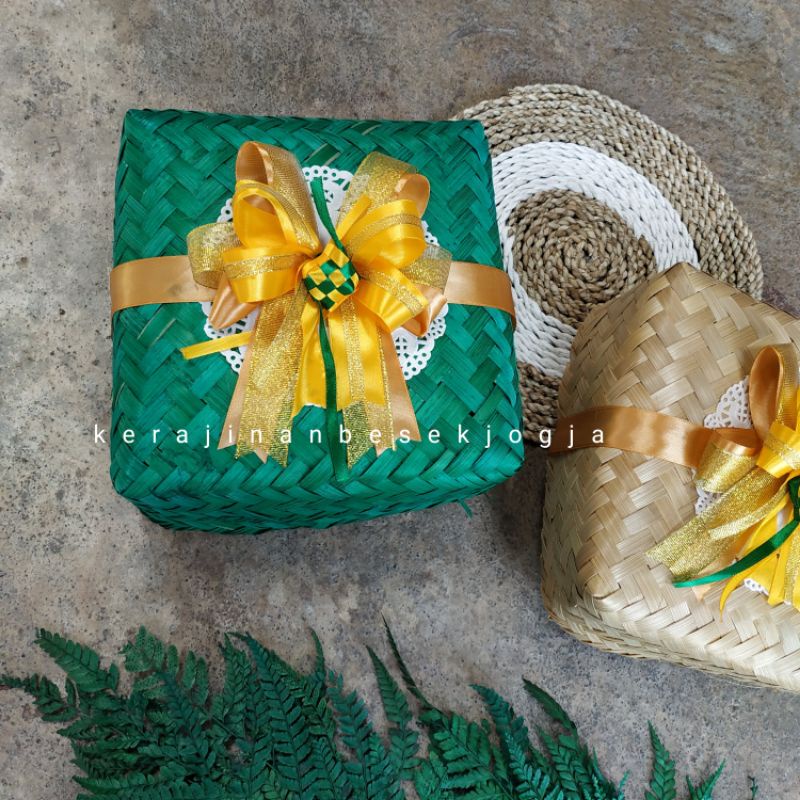 

BESSELLER SEPASANG BESEK PITA LEBARAN besek Jogja besek murah besek nasi kuning hampers