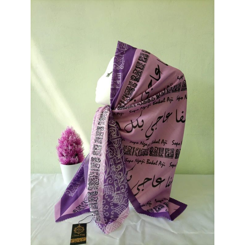 Kerudung Santri Stylish Tulisan Arab Ngaji Jilbab Pegon Motif Koran Tulisan Kata Mutiara Bahan Katun