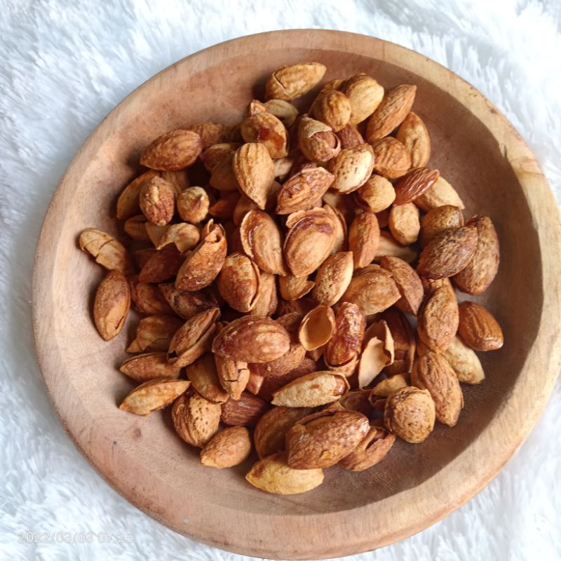 

kacang almond kulit buttermilk oleh oleh haji 1 kg