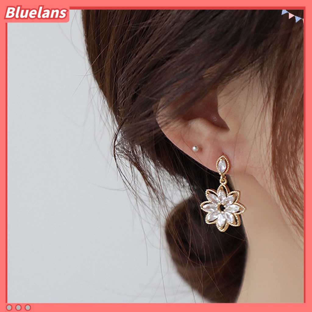 {In Stock} 1pasang Drop Earrings Berongga Keluar Simetris Shiny Faux Kristal Bentuk Bunga Anting Pernikahan Perhiasan Perempuan